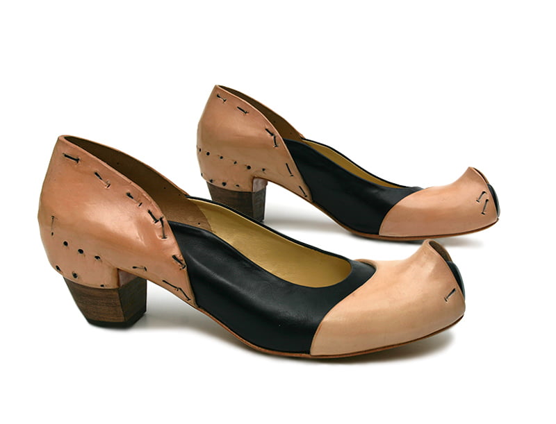High heel pumps with sculptural leather design