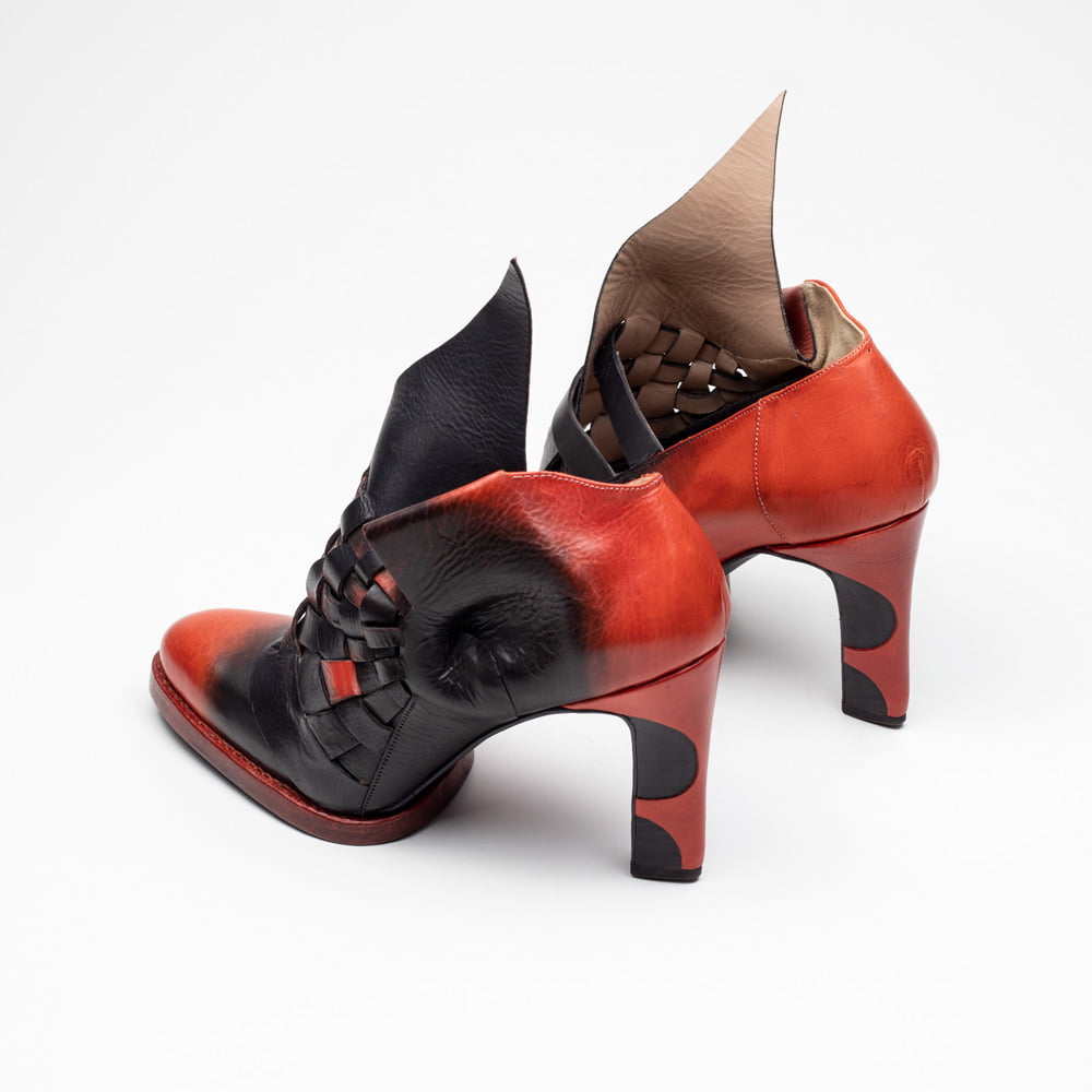 Dragons-shoes-1730-two-back Dragons-shoes-1730-two-back