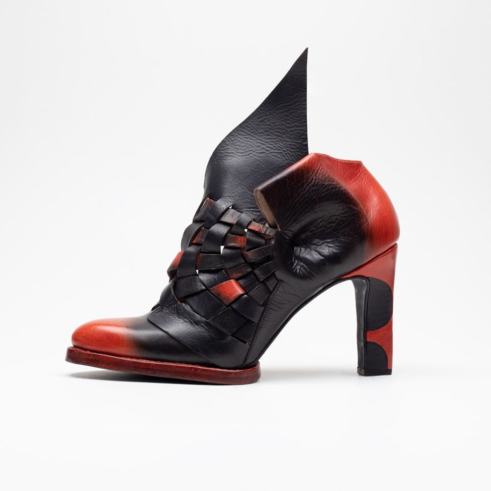 Dragon-shoes-one-side-view