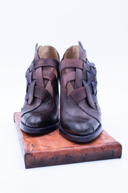 Unique shoe design to collect