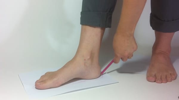 taking-feet-measurments taking feet measuremnts for custome made footwear